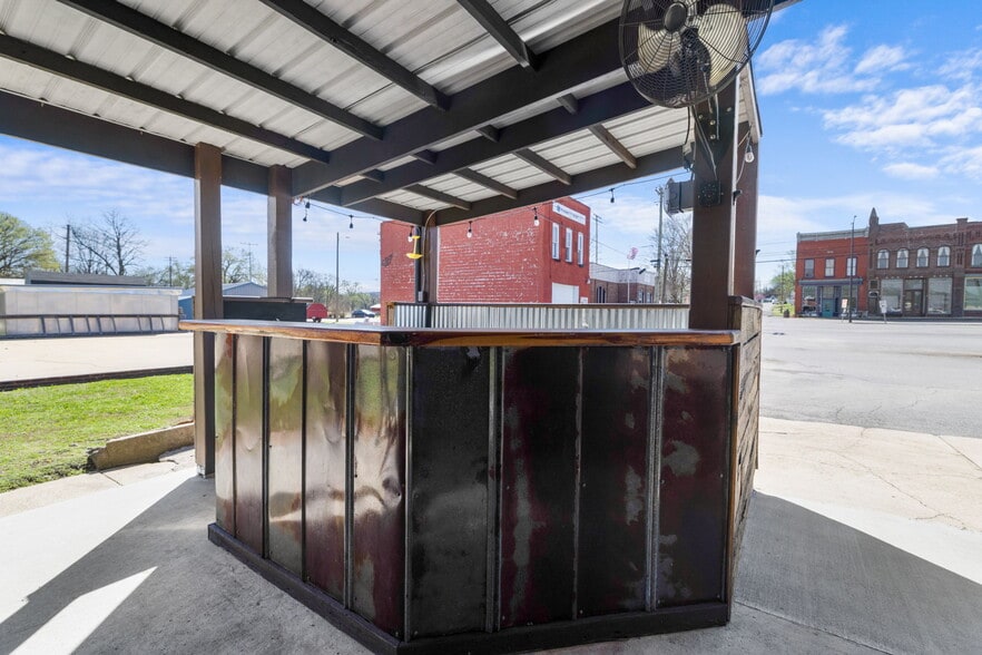 More Photos Of 106 Northside Sq, Petersburg Restaurant For Sale