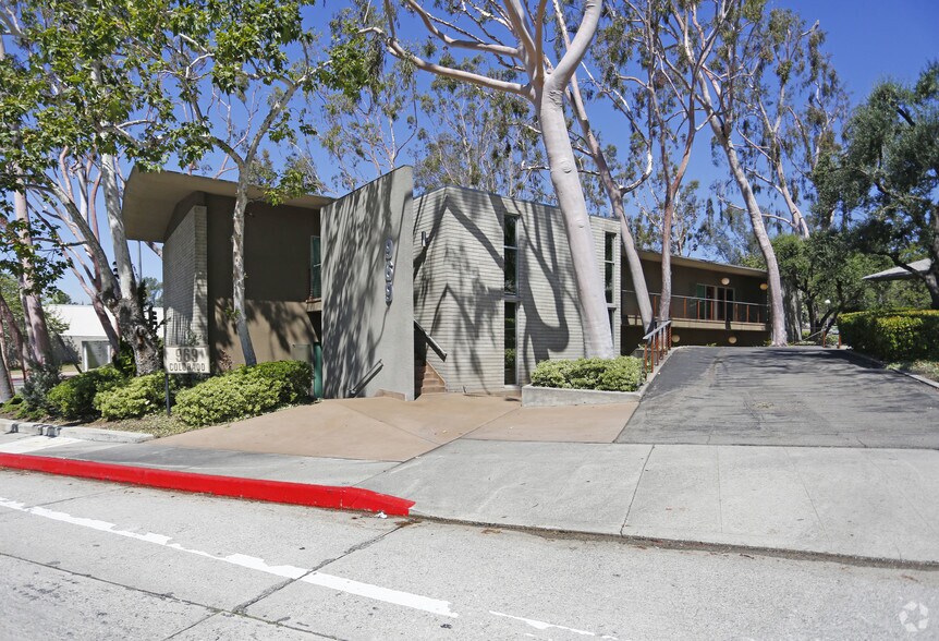 More Photos Of 969 Colorado Blvd, Los Angeles Loft Creative Space For Lease