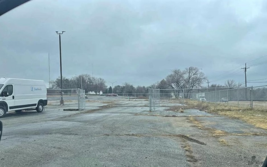 More Photos Of 6161 N 78th St, Omaha Land For Lease