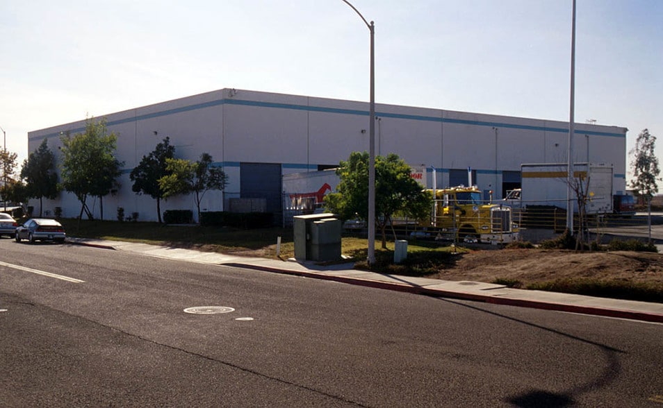 More Photos Of 8490 Avenida de la Fuente, San Diego Warehouse For Lease