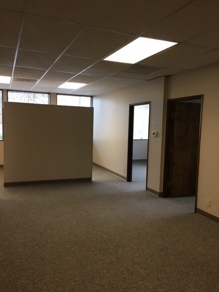 More Photos Of 8565 SW Salish Ln, Wilsonville Office For Lease