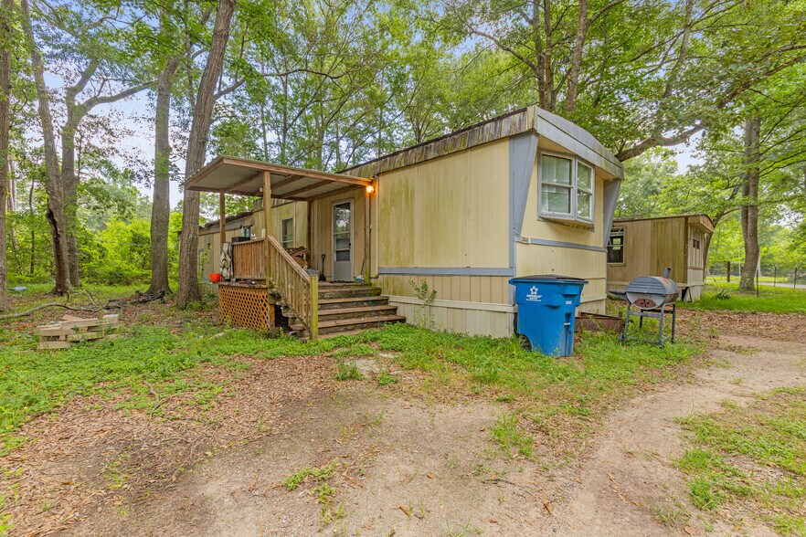 Primary Photo Of , Splendora Specialty For Sale