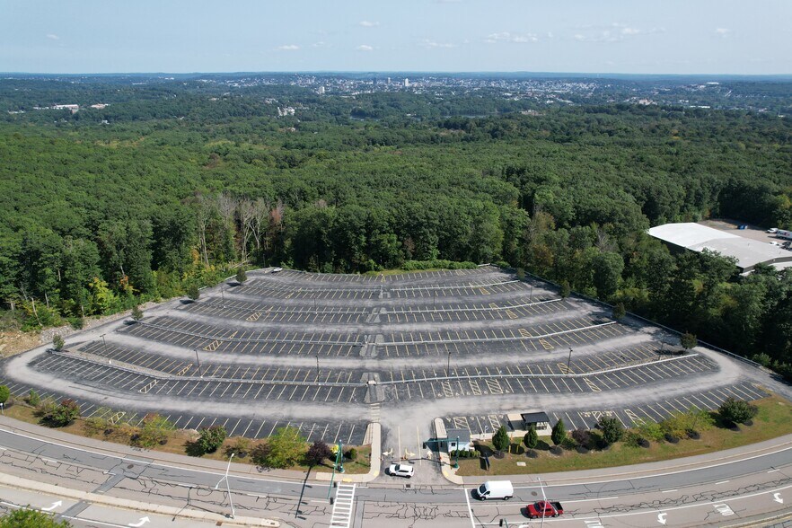 More Photos Of 140 Goddard Memorial Drive, Worcester Warehouse For Lease