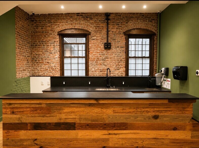 More Photos Of 319 Wythe Ave, Brooklyn General Retail For Lease