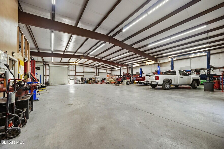 More Photos Of 5368 Doniphan Dr, El Paso Service For Sale