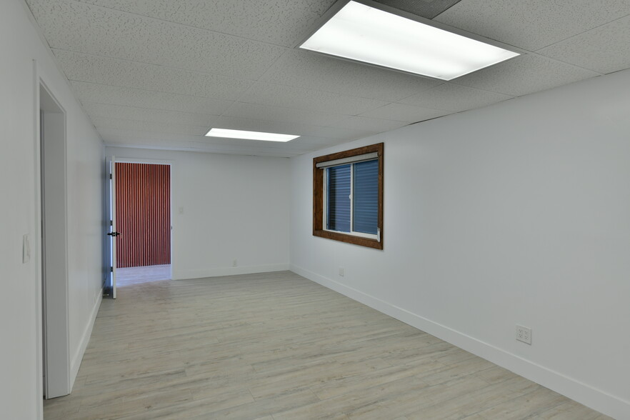 More Photos Of 1448 W Rosecrans Ave, Gardena Warehouse For Sale