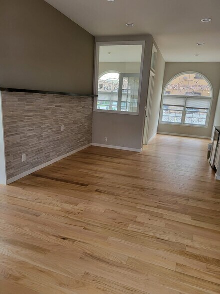More Photos Of 1910 Oak Tree Rd, Edison Office For Lease