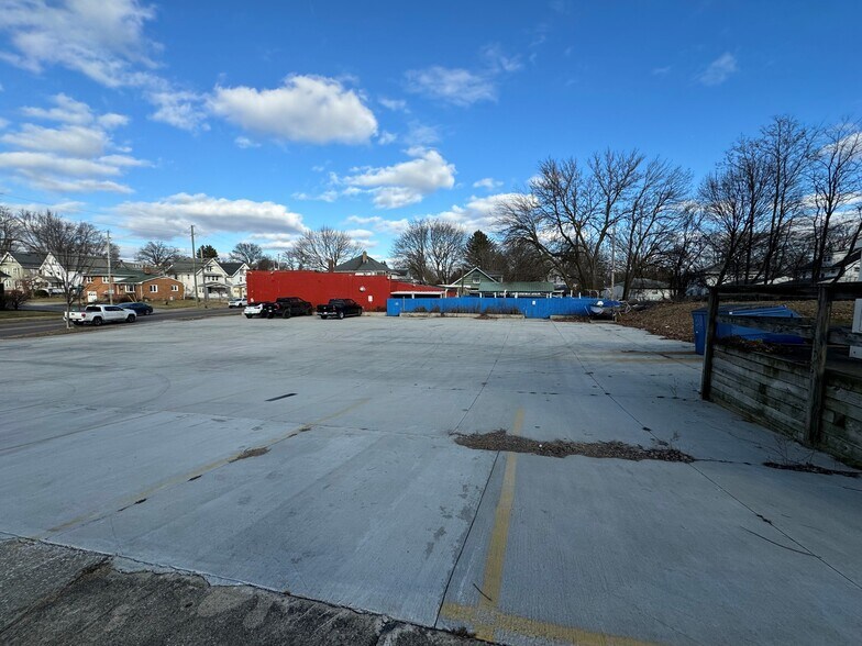 358 Glenwood Ave, Akron, OH 44310 Bar For Sale