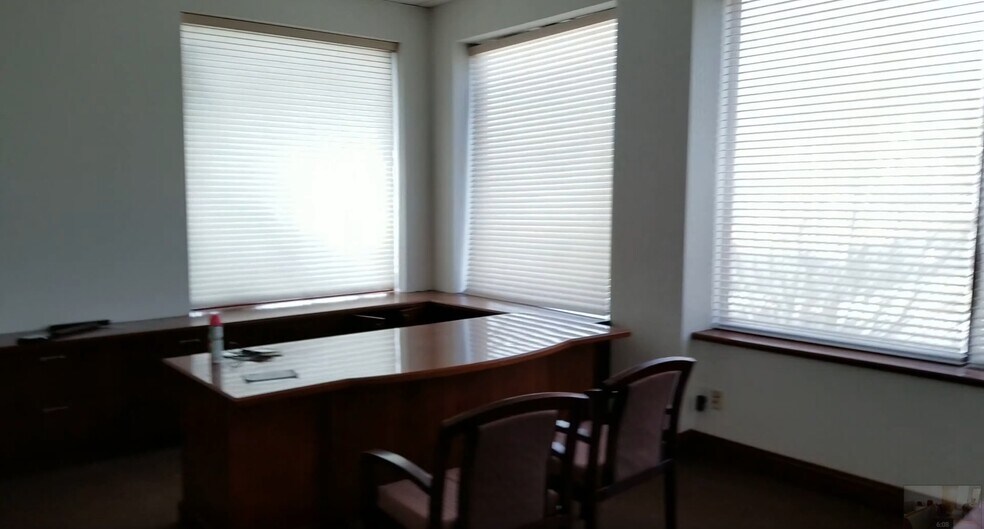 More Photos Of 189-10 Hillside Ave, Hollis Medical For Sale