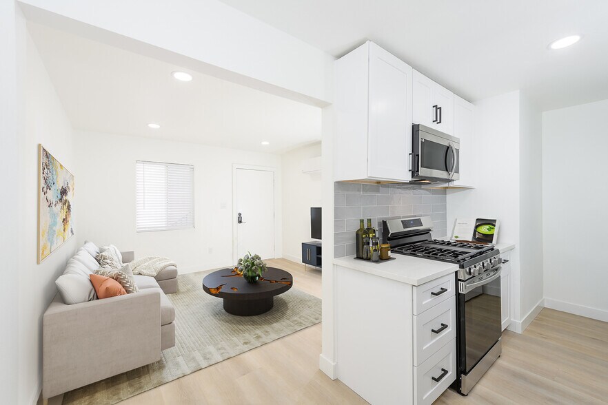 More Photos Of 2265-2271 Curlew St, San Diego Apartments For Sale
