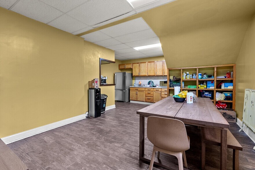More Photos Of 2814-2818 E Allegheny Ave, Philadelphia Storefront Retail Office For Lease