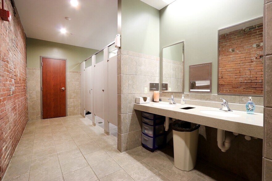 More Photos Of 100-256 Match Factory Pl, Bellefonte Medical For Lease