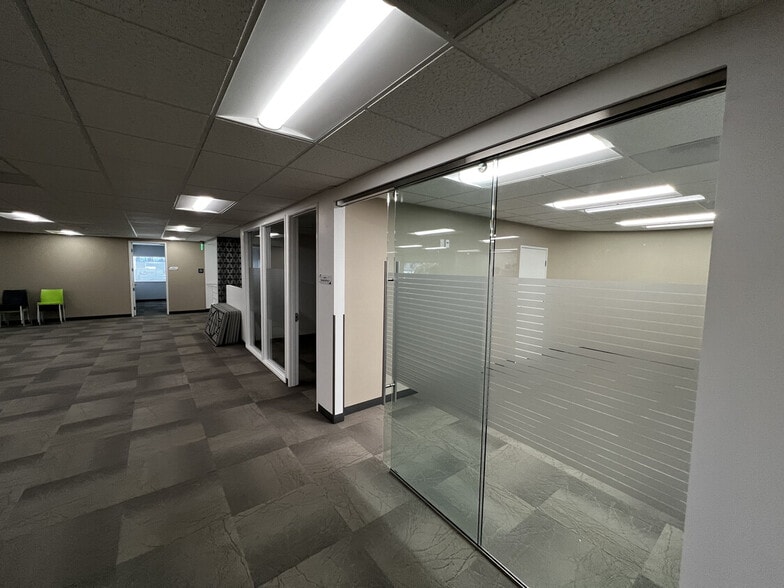 More Photos Of 2021 E Del Amo Blvd, Rancho Dominguez Office For Sale