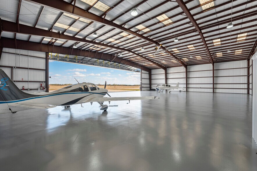 More Photos Of 1438 Airport Blvd, Mesquite Specialty For Sale