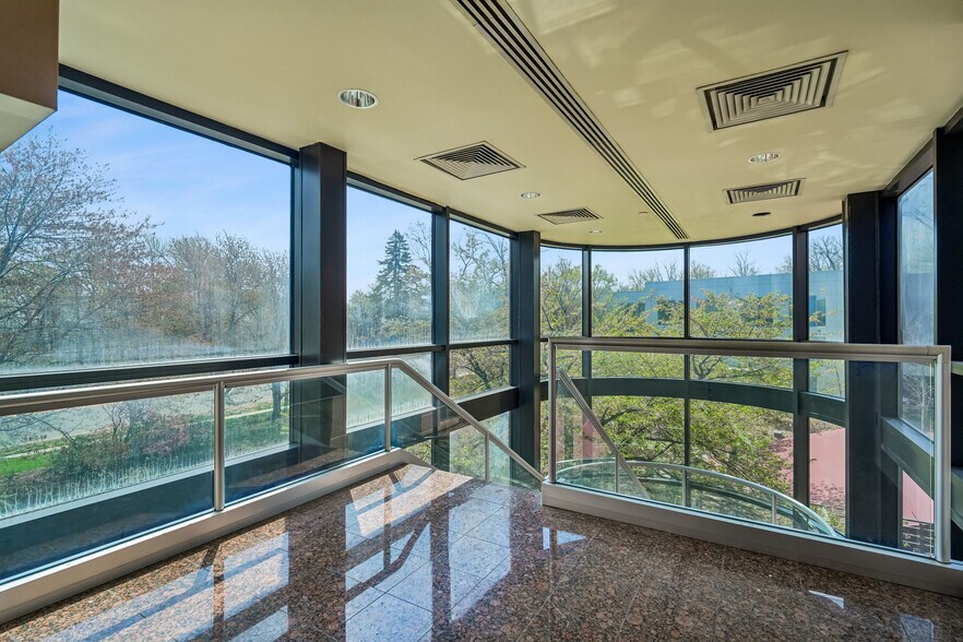 More Photos Of 1000 Sylvan Ave, Englewood Cliffs Office For Sale