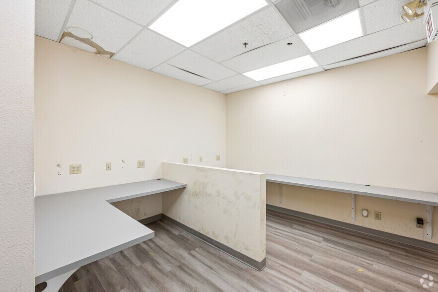 More Photos Of 4375 Las Vegas Blvd N, Las Vegas Storefront For Sale