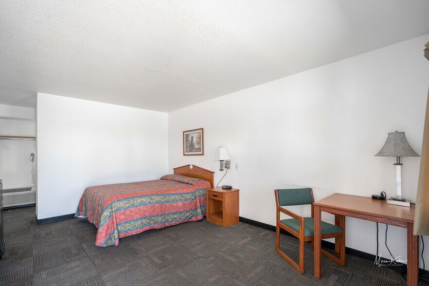 More Photos Of 203 SW 7th St, Stuart Hotel For Sale