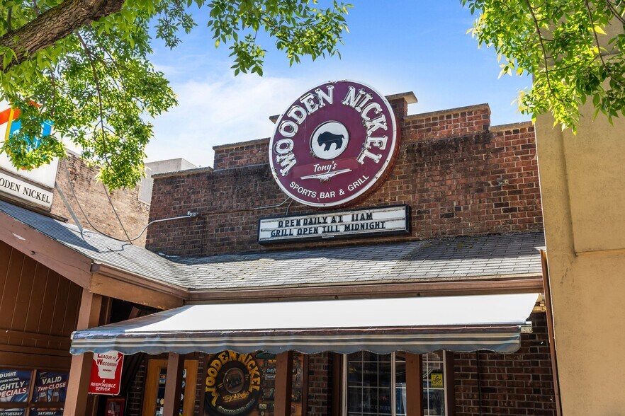 More Photos Of 217 E College Ave, Appleton Restaurant For Sale