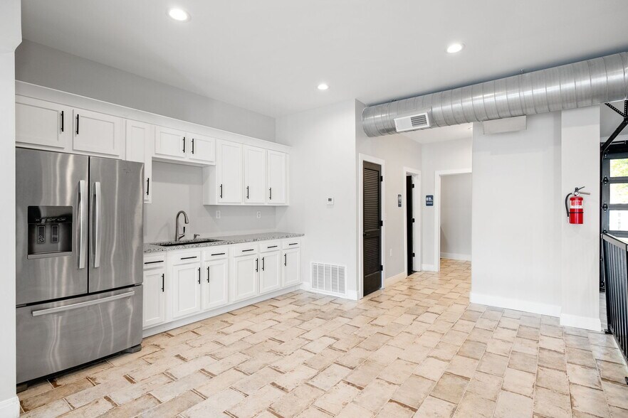 More Photos Of 1110 Logan St, Louisville Storefront Retail Residential For Sale