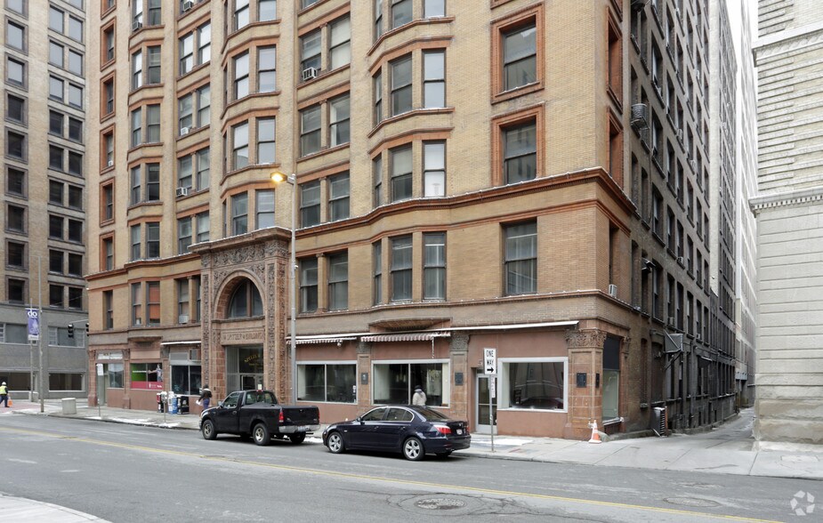 More Photos Of 518-520 Madison Ave, Toledo Office Residential For Lease