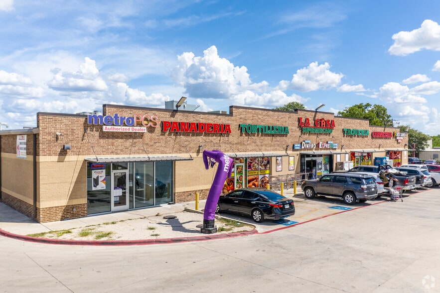 More Photos Of 13015 Dessau Rd, Austin Storefront For Sale