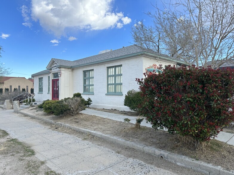 More Photos Of 2320 Belshaw St, Mojave Restaurant For Sale