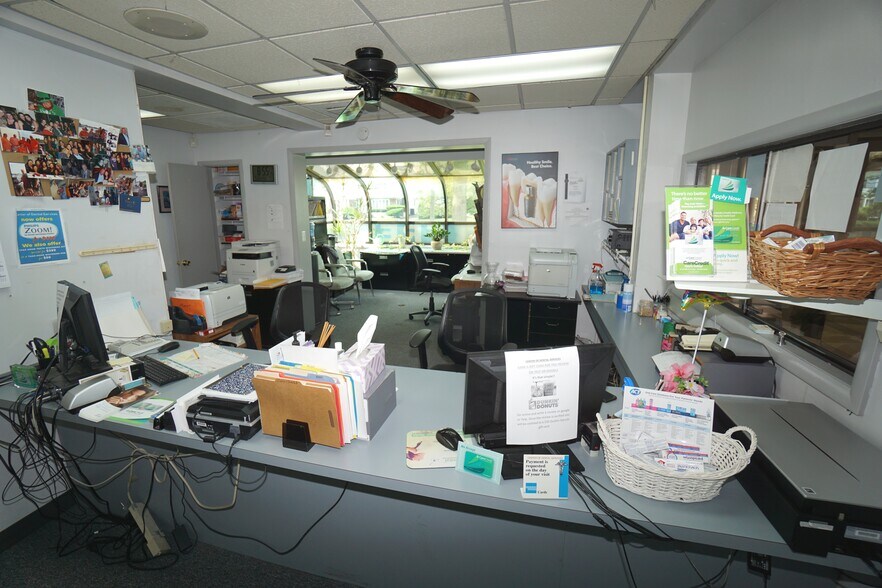 More Photos Of 924 N Wood Ave, Linden Medical For Lease