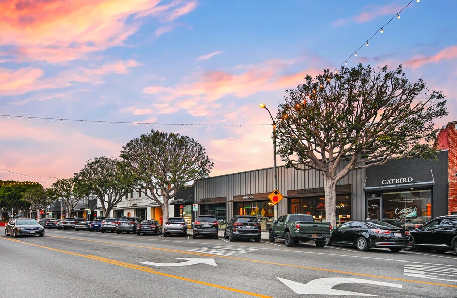 More Photos Of 124-148 N Larchmont Blvd, Los Angeles Storefront Retail Office For Sale