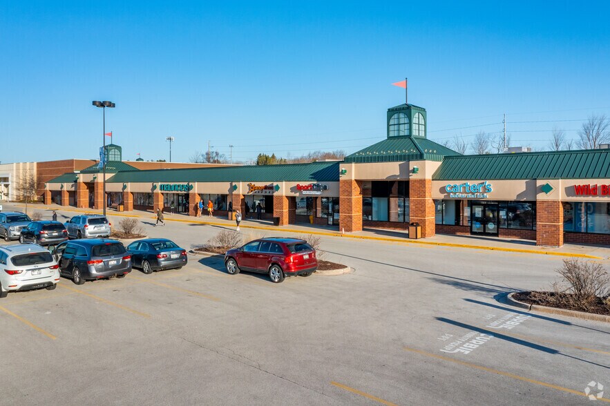 More Photos Of 3107-3293 Golf Rd, Delafield General Retail For Lease