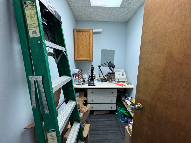 More Photos Of 34 N Island Ave, Batavia Medical For Lease