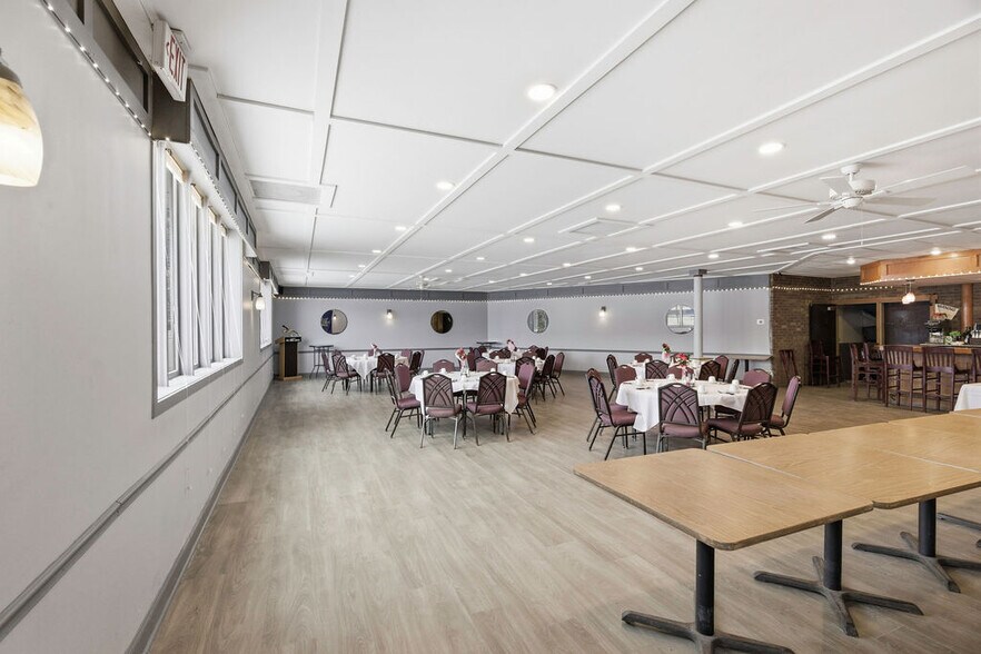 More Photos Of 24 S First St, Fulton Restaurant For Sale