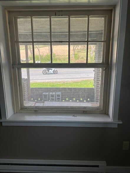 More Photos Of 429 Riverview Dr, Walnutport Flex For Sale