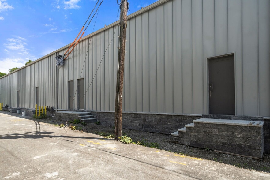 More Photos Of 45 Tosca Dr, Stoughton Warehouse For Lease