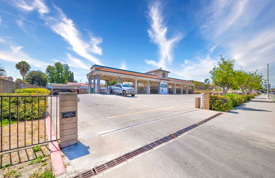 More Photos Of 1352 N Santa Fe Ave, Vista Carwash For Sale