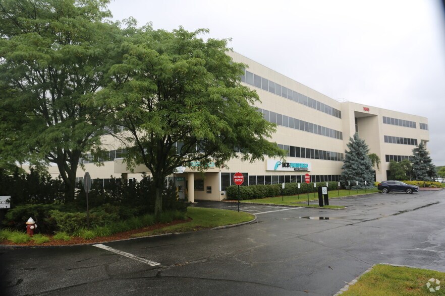 More Photos Of 165 Passaic Ave, Fairfield Office For Lease