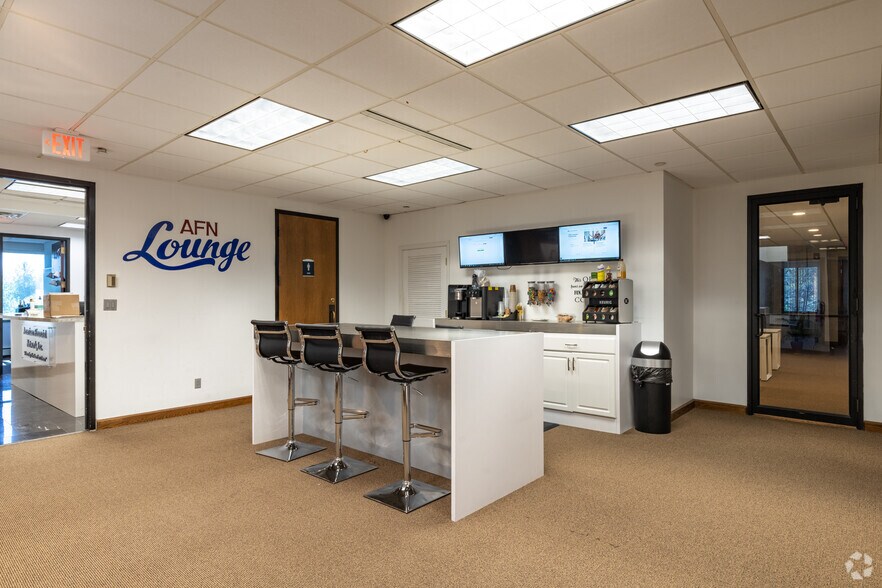 More Photos Of 500 Craig Rd, Manalapan Township Office For Lease