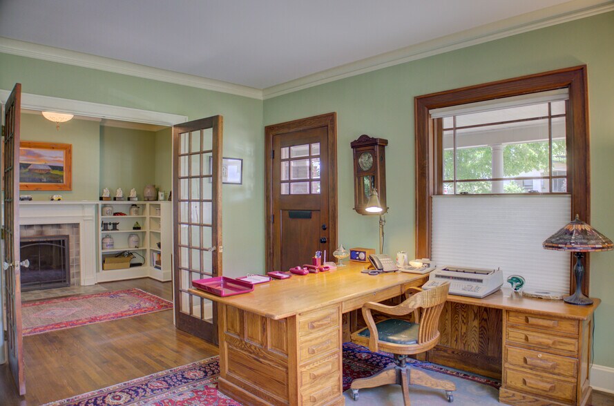 More Photos Of 1404 S Quaker Ave, Tulsa Office For Sale