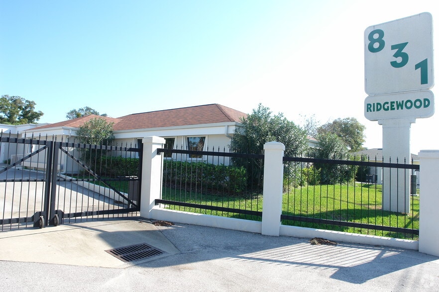 More Photos Of 831 Ridgewood Ave, Daytona Beach Office Residential For Lease