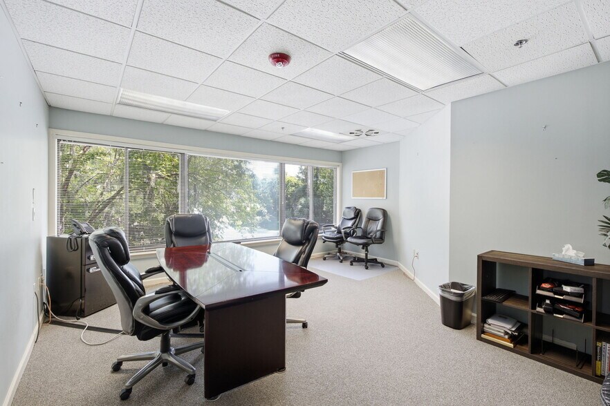 More Photos Of 1044 William Hilton Pky, Hilton Head Island Office For Sale