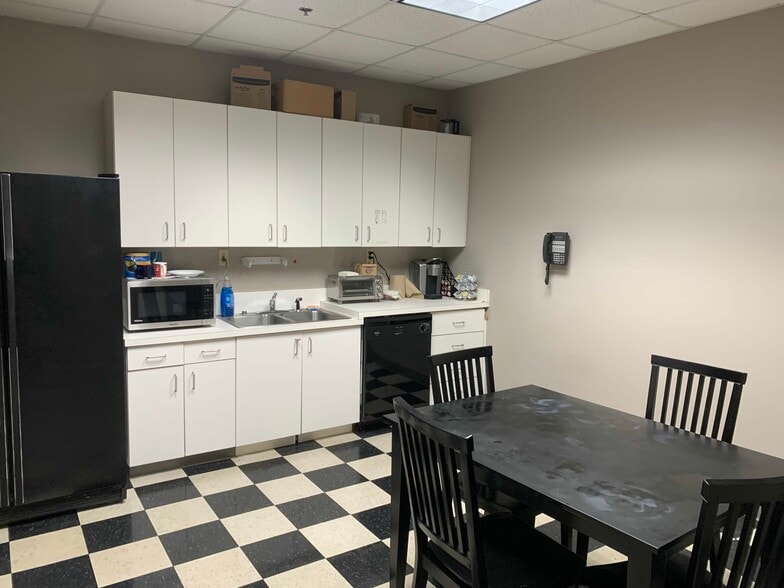 More Photos Of 3110 Moon Station Rd NW, Kennesaw Distribution For Lease