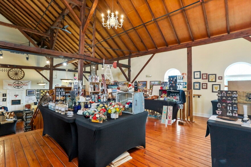 More Photos Of 14111-14113 Pennsylvania Ave, Hagerstown Freestanding For Sale