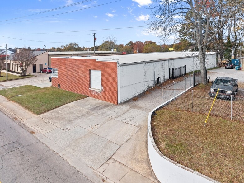 More Photos Of 636 Industrial Blvd, Gainesville Warehouse For Sale