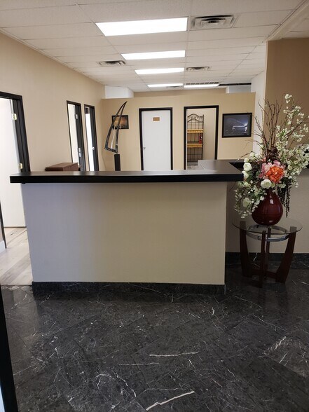 More Photos Of 8867 W Flamingo Rd, Las Vegas Office For Sale
