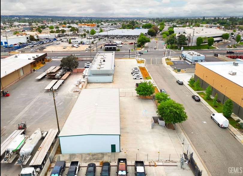 More Photos Of 150 Hayden Ct, Bakersfield Distribution For Sale