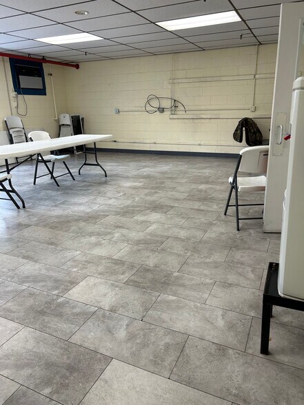 More Photos Of 2001 Market St, Ashland Manufacturing For Lease