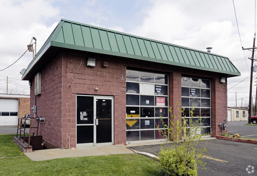 More Photos Of , Roselle Unknown For Sale