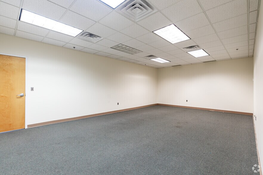 More Photos Of 80 Cottontail Ln, Somerset Office For Sale