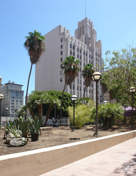 More Photos Of 411 W 5th St, Los Angeles Apartments For Lease