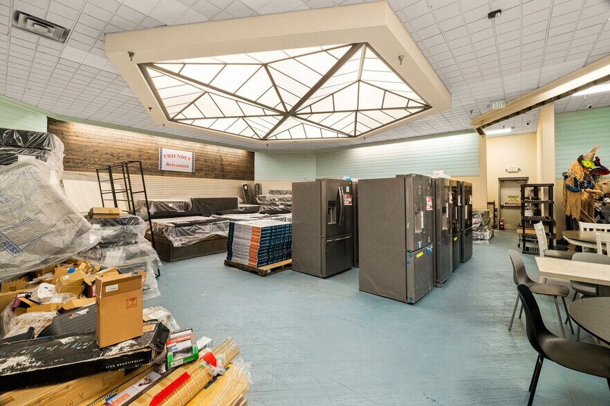 More Photos Of 821 King George Blvd, Savannah Unknown For Lease