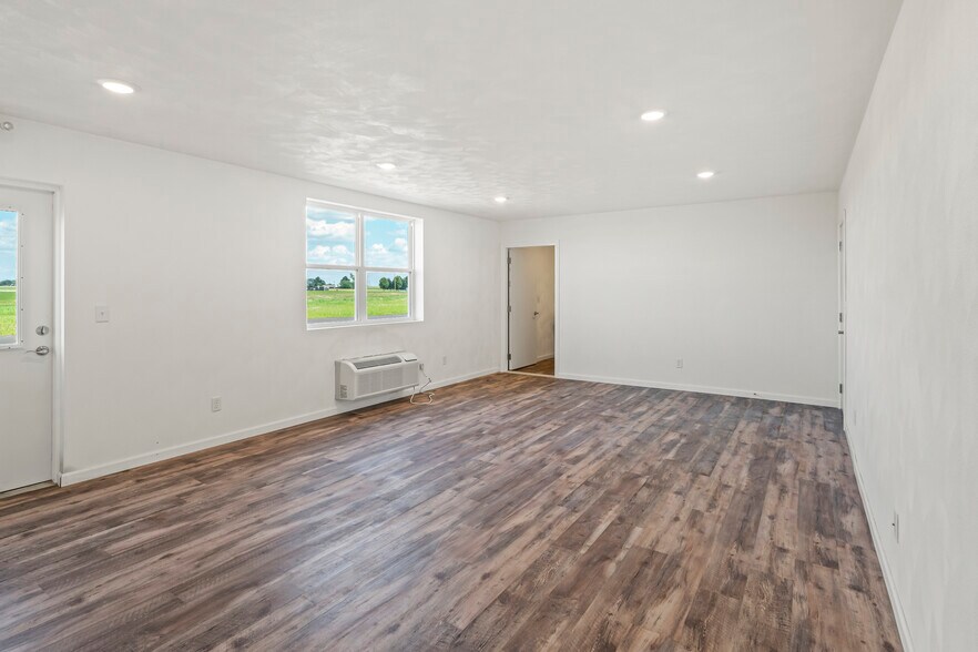 More Photos Of 9709 Hayden Drive, Mascoutah Warehouse For Sale